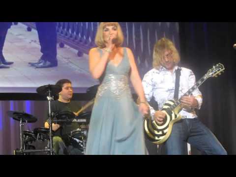 Видео: Катерина Голицына - Поздновстреченный (Минск 15.10.2015, ДК "МАЗ")
