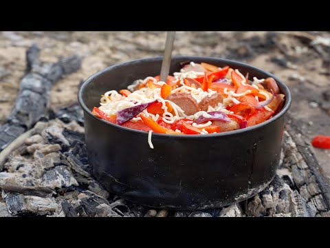Видео: Вкусная лапша Обед в лесу / Cooking of tasty noodles in forest