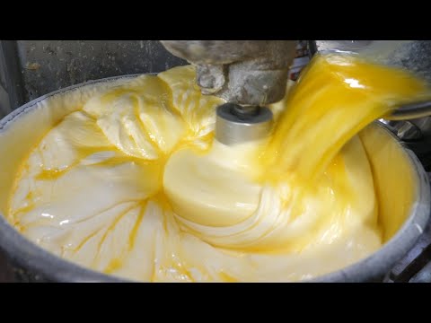 Видео: Корейская уличная еда - Как сделать бисквит из мягкого хлеба Castella