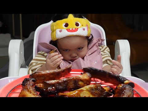 Видео: [SUB] Кому нужна моя свиная отбивная? 🍖🍖