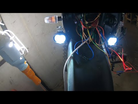 Видео: Установка дополнительного света на мотоцикл Bajaj Boxer BM150X