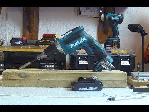 Видео: MAKITA DFS452: Как не снимать магнитный держатель бит и проблемы с аккумулятором