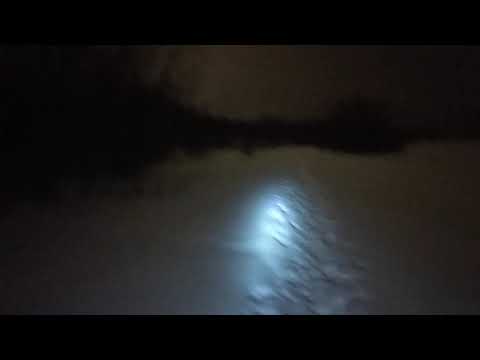 Видео: Опасный поход на рыбалку (на волосок от гибели)