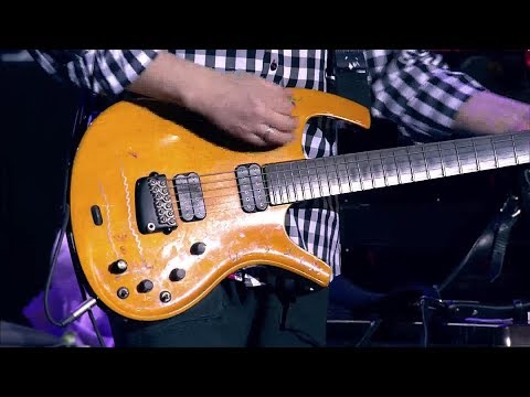 Видео: Чиж & Co - Блюз на сваях (20 лет. Live в Crocus City Hall 15.11.2014)