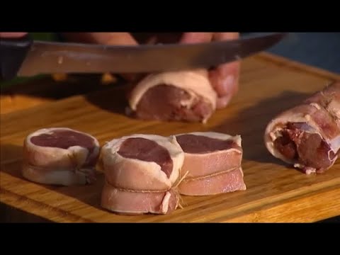 Видео: Шашлык из баранины на косточке. Noisette d'agneau (бараньи орешки)