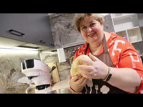 Видео: Помощник нам сегодня очень помог в приготовлении пельменей. Грузинское блюдо лучше чем в ресторане.