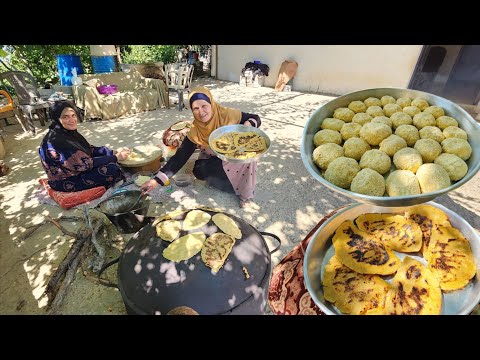 Видео: Кукурузные лепешки с творогом и сахаром 🔥 Традиционный рецепт 🇱🇧😍 Моя мама и наша соседка возвращ...