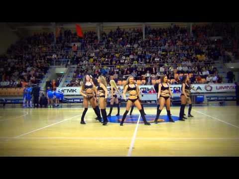 Видео: Шоу группы поддержки БК УГМК