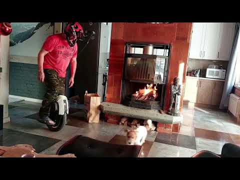 Видео: Моноколесо вокруг камина, под озвучку программы..