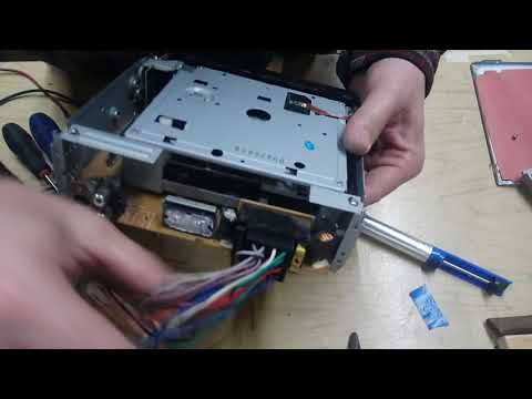 Видео: Не большой ремонт автомагнитолы.