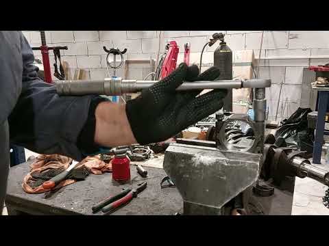 Видео: Клинит шатун при сборке двигателя.Часть 2.