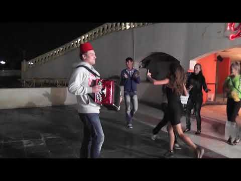 Видео: 🔥НАШИ В ЕГИПТЕ С БАЯНОМ🔥ВЛАДИМИР БУТУСОВ