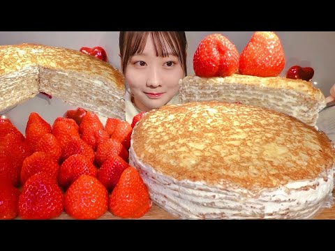 Видео: ASMR блинный торт и клубника【русские субтитры】【Mukbang/ Eating Sounds】