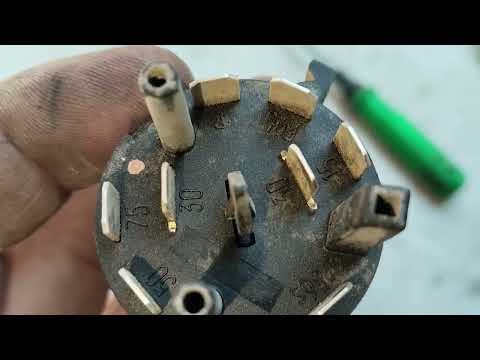 Видео: Замена личинки замка зажигания Ауди 100С4