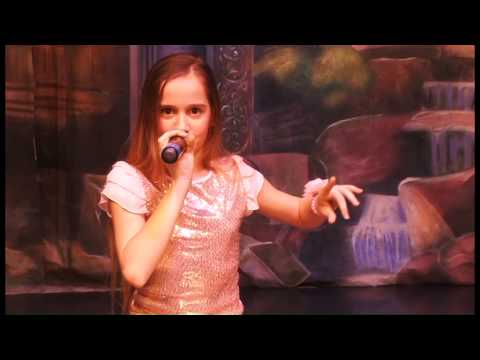 Видео: Даниэла Устинова