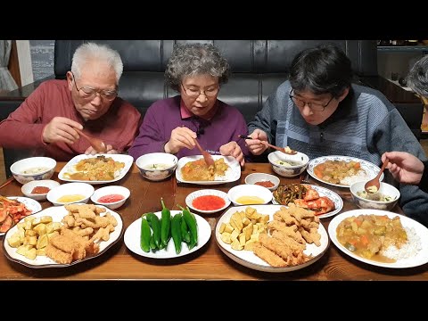 Видео: Рецепт маминого мукбанга с карри (яичный суп, жареный сладкий картофель, жареные креветки)