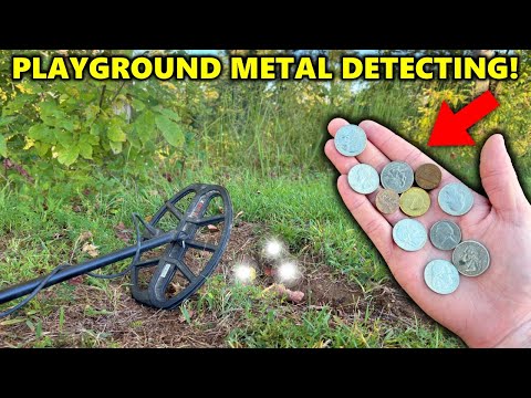Видео: Сколько денег мы можем найти на игровых площадках с металлоискателями!? *невероятные находки*