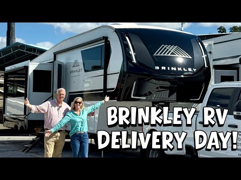 Видео: День доставки автодомов в Бринкли!