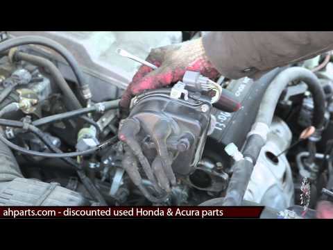 Видео: Как установить/заменить распределитель зажигания 1997 1998 1999 2000 2001 Honda CRV ЗАМЕНА ЗАМЕНА...