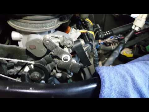 Видео: Suzuki GSXR 750 04,05,1000 Регулировка холостого хода