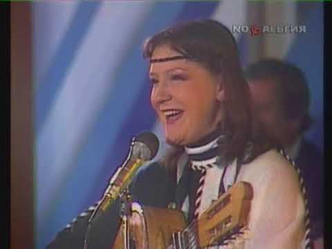 Видео: Жанна Бичевская, Дин Рид, Бисер Киров - Светит месяц (1985)