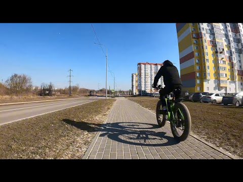 Видео: Прокатились по городу, покормили собак в гаражах.