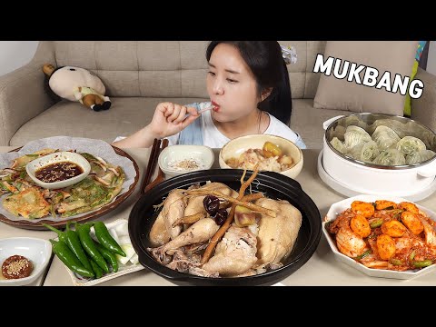 Видео: Готовка Mukbang :) Самгьетан, острые оладьи с чили и кальмарами, свежее кимчи.