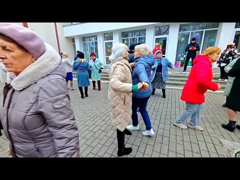 Видео: 8.11.25г... "Блеск Твоих Глаз"... звучит на Танцполе в Гомельском парке... 