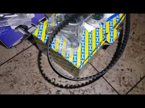 Видео: KIA CERATO 1.6 РЕМЕНЬ ГРМ почти ПОРВАЛСЯ замена ГРМ с помпой (как поменять?)