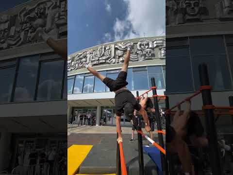 Видео: Что там сзади происходит ? 😱 #воркаут #тренировка #турник