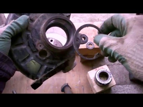 Видео: Замена подшипника ступицы переднего колеса Skoda felicia