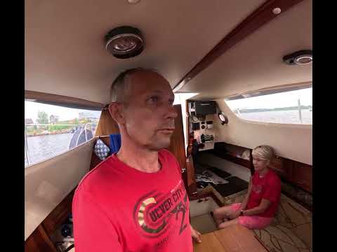 Видео: Обзор моторной водоизмещающей яхты