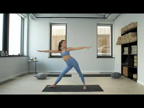 Видео: Виньяса йога. Средний уровень
