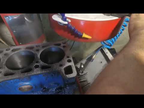 Видео: Бизнес в Гараже, Шлифовка блока ДВС, Фрезеровка ГБЦ, воскрешение Авто Ваза,