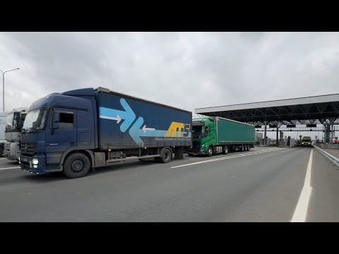 Видео: ДАЛЬНОБОЙ | РЕМОНТ КОЛЕСА | ЗАКРЫЛИ ТРАССУ