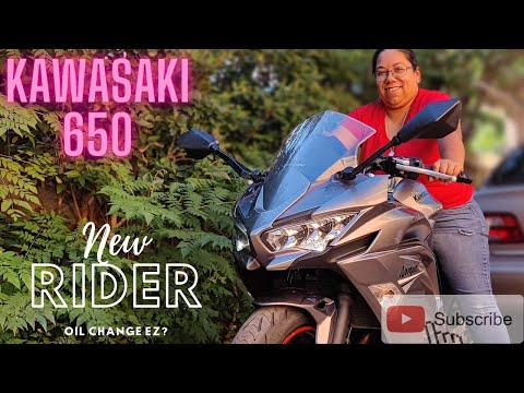 Видео: Насколько легко произвести замену масла на Kawasaki 650? (с точки зрения новичка)
