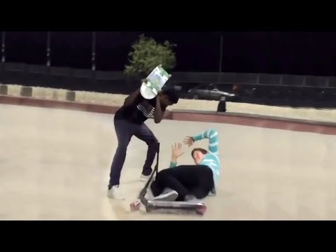 Видео: Из-за чего не любят самокатеров?