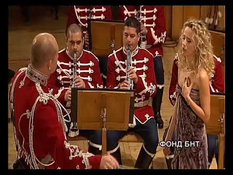 Видео: "Девойко, мари, хубава", Деси Добрева, Гвардейски оркестър