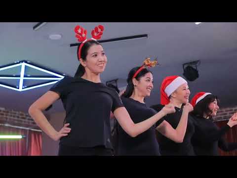 Видео: Новогодний флешмоб 2023 от Happy women dance club💃 #happywomen #jinglebells #happynewyear #happy