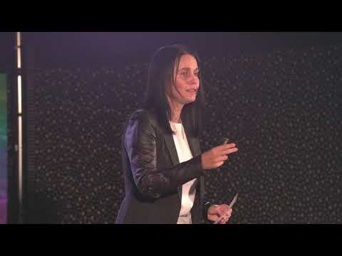 Видео: Мостът между поколенията | Десислава Дамянова | TEDxTriaditza