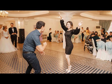 Видео: Қыпша белді бикеш тойда мың бұралды. A curvy girl lights up at a wedding