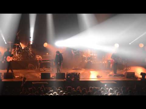 Видео: Земфира - Прогулка, Кофевино. Live Омск 4.02.2016 "Маленький человек"