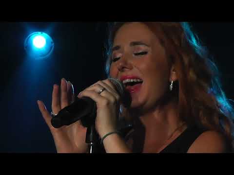 Видео: Lena Katina - Полчаса | 30 Minutes (Мумий Тролль Music Bar) 19.08.2022