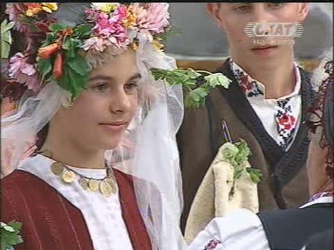 Видео: Мирковска сватба - пресъздаване на обичая, Фолклорна група от с. Мирково, 2008г.