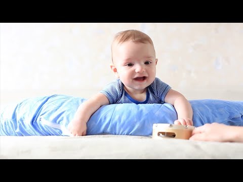Видео: РАЗВИВАЕМ СЛУХ - занятия для детей от 3 до 6 месяцев