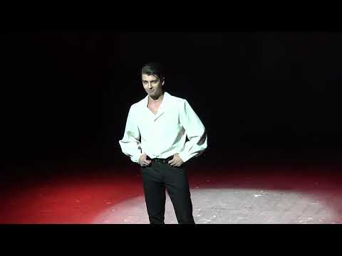 Видео: А. Петров Баллада о Дон Кихоте из оперетты "В ритме сердца" - исп. Дмитрий Тропкин