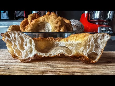 Видео: Най-пухкавите мекици създавани някога! От квасено тесто, само брашно, вода, квас и сол! Великолепни!