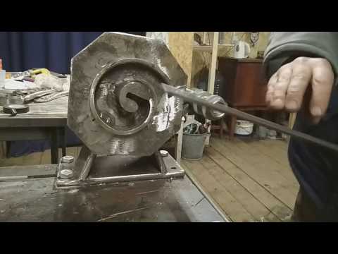 Видео: Маленьнький, крутой станок для хлодной ковки.