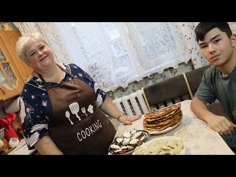 Видео: У нас сегодня дежурный на кухне а я помогаю. Готовим вареники и вкусные баклажаны.