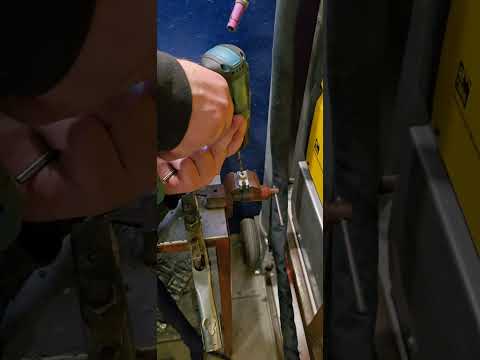 Видео: сварка трубки кондея